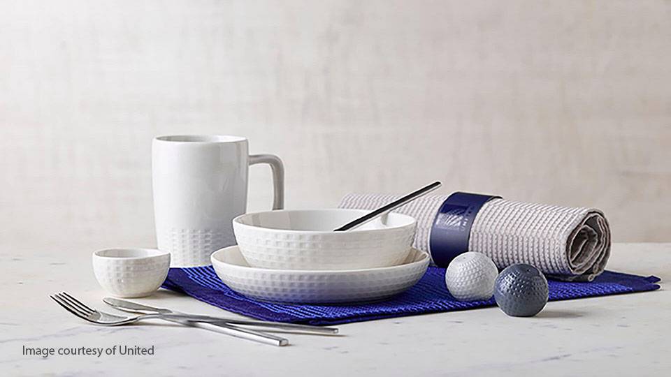 The custom designed dinner set for United Polaris